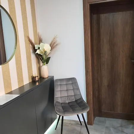 California Apartment Ni